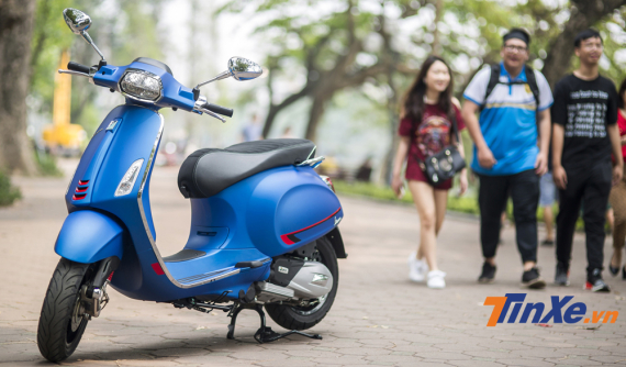 Đắt hơn bản tiêu chuẩn 2 triệu VNĐ, Vespa Sprint S 125 có gì để khách hàng xuống tiền?