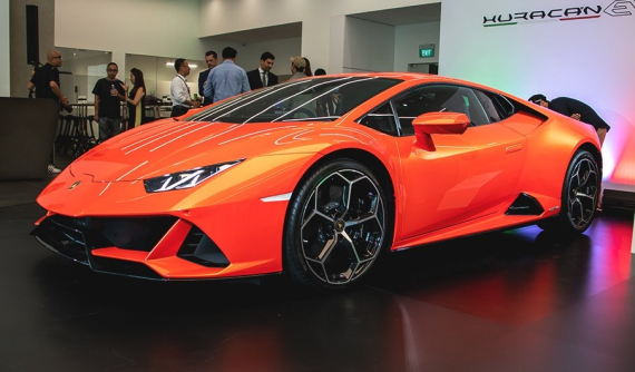Lamborghini Huracan Evo lần đầu ra mắt giới nhà giàu tại Singapore, giá bán 17 tỷ đồng