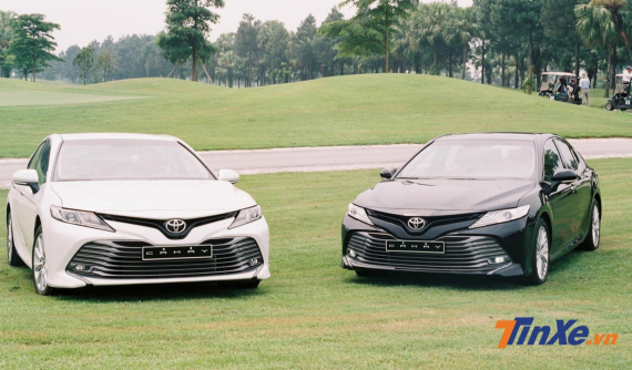 Vừa ra mắt, Toyota Camry 2019 đã bị đại lý “bán bia kèm lạc” hàng chục triệu đồng