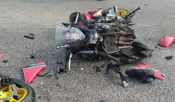 Honda CBR650F tan nát sau khi gặp tai nạn, người điều khiển xe tử vong tại chỗ