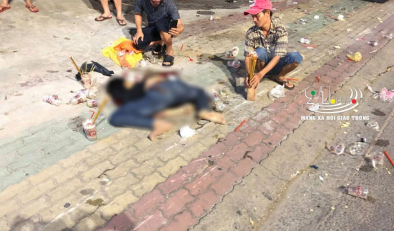 Bình Dương: Tông vào xe van đang rẽ, nam thanh niên đi Honda Winner 150 tử vong tại chỗ