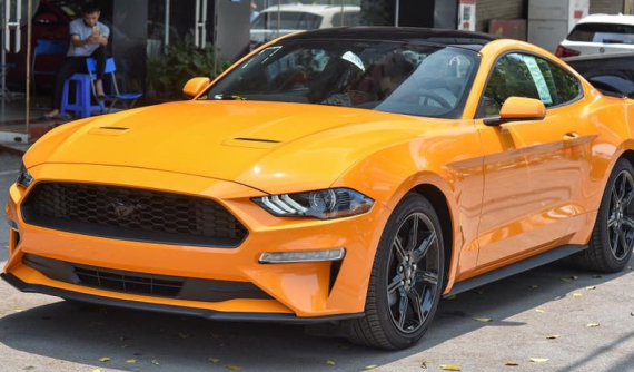 Trước lễ 30/4, Ford Mustang đời 2018 mang màu cam nóng bỏng cập bến Việt Nam, giá hơn 2,3 tỷ đồng