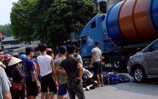 Hòa Bình: Phượt thủ đi Yamaha Exciter lao vào đầu ô tô, bất tỉnh tại chỗ