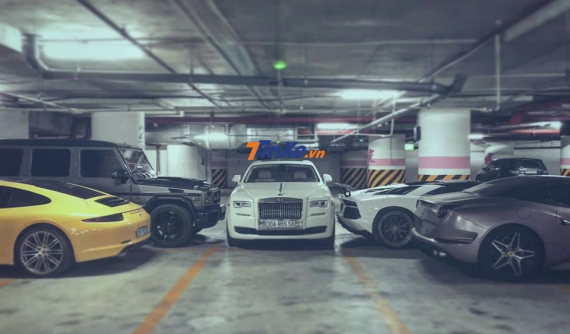 Garage "khủng" của doanh nhân Hà Nội đang gây bão cộng đồng mạng vì quá nhiều xe đẹp