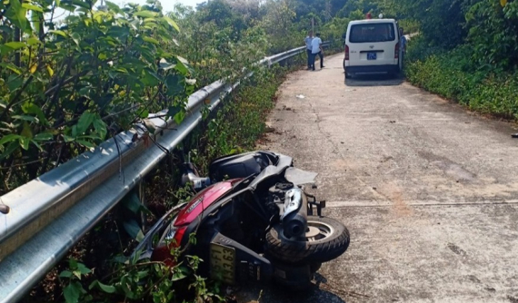 Chở bạn đi tham quan núi Sơn Trà bằng xe ga, nữ sinh viên đại học tử vong