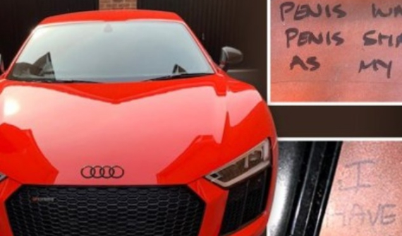 Chủ siêu xe Audi R8 tố cáo đại lý vì những tin nhắn chế giễu "của quý" bên trong tấm cản va