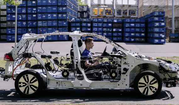 Đây là diện mạo "trần trụi" của một chiếc Volkswagen Golf