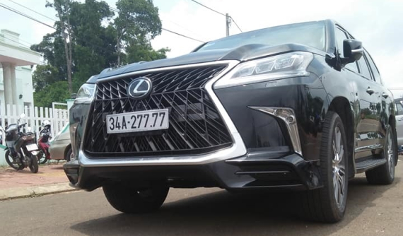 Không chỉ biển "tứ quý" 7, chi tiết này trên Lexus LX570 ở Hải Dương cũng khiến người ta chú ý