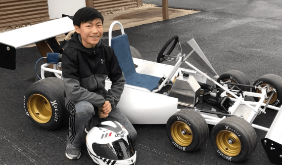 Cảm phục cậu bé 13 tuổi thiết kế nên chiếc xe go-kart 6 bánh dựa theo xe đua F1 huyền thoại