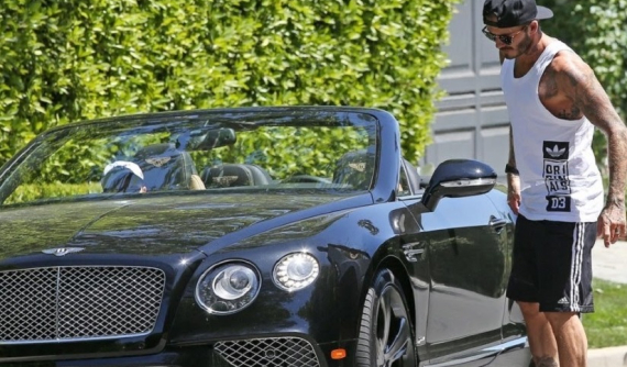 David Beckham bị cấm "ôm vô lăng" 6 tháng vì tội vừa lái xe vừa dùng điện thoại