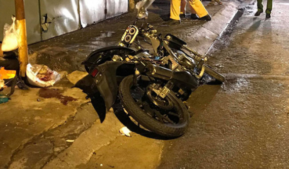 Sài Gòn: Chở nhau đi nhậu sau khi "độ" xong xe máy, 2 người đàn ông thương vong