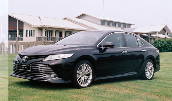 Bản cũ giảm giá, bản mới ra mắt, Toyota Camry vẫn có doanh số chưa nổi 200 xe trong tháng 4/2019