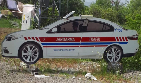 Chết cười chuyện cảnh sát Thổ Nhĩ Kỳ dùng xe giả cắt từ bìa cứng để "dọa" người đi quá tốc độ