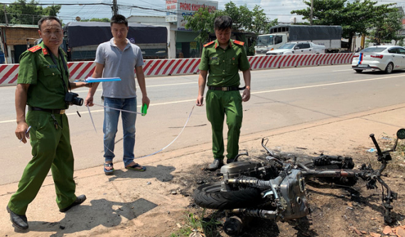 Bình Dương: Người đàn ông đốt trụi chiếc Honda SH vì cãi nhau với bạn gái