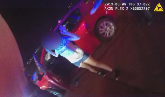 Bé gái 12 tuổi say rượu, trộm xe của ông nội, dẫn cảnh sát vào một cuộc truy đuổi tốc độ cao