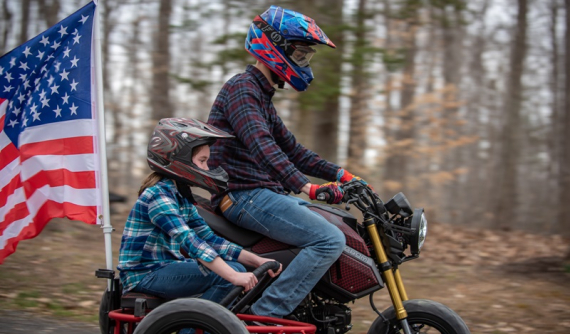 Được ưa chuộng tại Mỹ, Honda MSX có thêm "gói độ" Sidecar với một chiếc thuyền hông cực kỳ tiện dụng