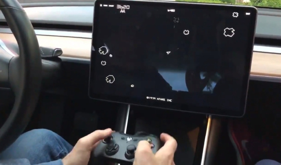 Tài xế Tesla sẽ sớm có thể chơi các game như "Fortnite" hay "Rocket League" để đốt thời gian
