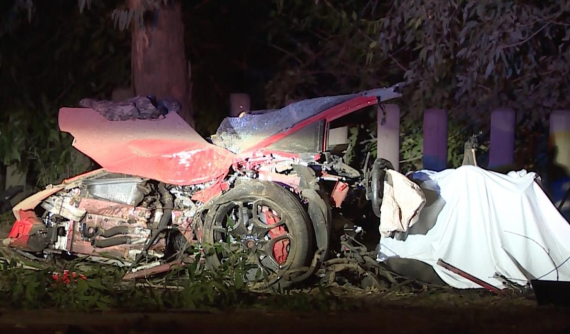 Bị hất văng ra khỏi chiếc Lamborghini Huracan trong vụ tai nạn ở vận tốc hơn 160 km/h, đôi nam nữ tử vong