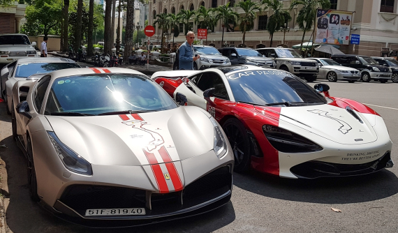 Dàn siêu xe hơn 65 tỷ đồng của giới nhà giàu Sài thành tụ tập vào sáng nay có "biến lớn"