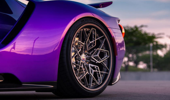 Siêu xe Ford GT màu tím trở nên chất lừ với bộ la-zăng titan in 3D cực tinh vi