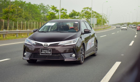 Toyota Corolla Altis được giảm giá sâu tại đại lý, phải chăng để dọn đường cho thế hệ mới?