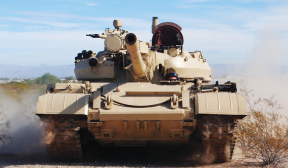 Trải nghiệm điên rồ của ông chú sắm hẳn một chiếc xe tăng để đi chơi cho ngầu