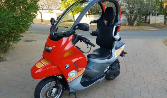 Chưa chính thức được giới thiệu tại Việt Nam, mẫu scooter BMW C đã lộ thiết kế mái che rất tiện lợi