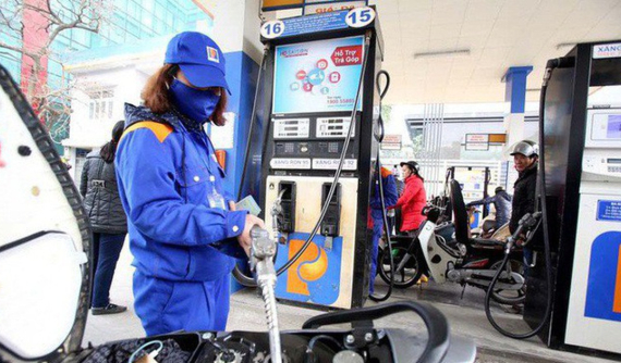 Giá xăng giảm nhẹ từ 15 giờ chiều nay, xuống còn 20.219 đồng/lít