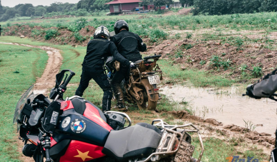 Thích thú với buổi trải nghiệm off-road chuyên nghiệp trên xe Adventure tại Hà Nội