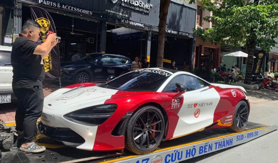 McLaren 720S dẫn đoàn siêu xe tham dự hành trình Car Passion 2019 đã bắt đầu di chuyển ra Hà Nội