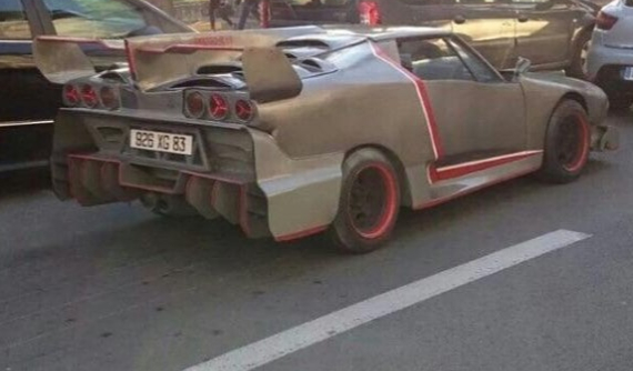 Đây chắc là chiếc siêu xe Lamborghini Veneno nhái xấu xí nhất trên quả đất