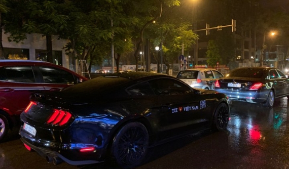 Ford Mustang GT đời 2019 xuất hiện trên đường phố Hà Nội với logo của Car Passion 2019