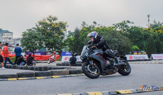 Cảm nhận nhanh cỗ máy 4 xy-lanh trên 2 mẫu xe Honda CBR650R và CB650R trên sân đua Mỹ Đình