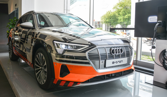 Đánh giá nhanh SUV chạy điện Audi e-tron đầu tiên tại Việt Nam