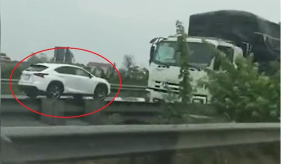 SUV hạng sang Lexus bị bắt gặp chạy ngược chiều trên cao tốc Cầu Giẽ - Ninh Bình