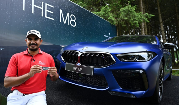 Chứng kiến tay gôn đánh được "hole-in-one" và nhận ngay một chiếc BMW M8 Competition 2020 làm phần thưởng