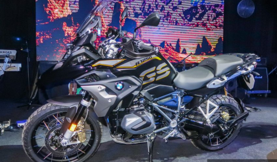Bộ đôi xe việt dã BMW R1250GS Adventure và F850GS Adventure 2019 cập bến Malaysia, giá từ 500 triệu đồng