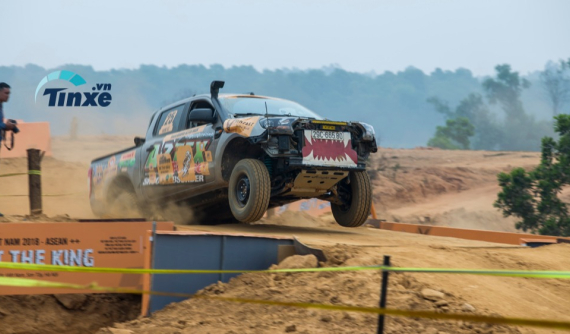 Giải đua xe đối kháng Knock Out the King quay trở lại, hứa hẹn khốc liệt hơn xưa