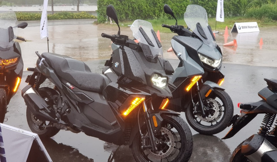 Bộ đôi xe ga phân khối lớn BMW C400X và C400GT chính thức ra mắt thị trường Việt Nam
