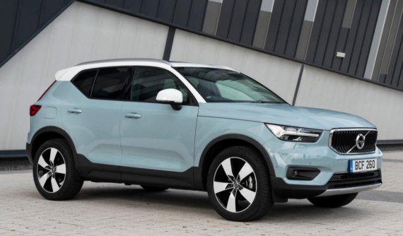 SUV hạng sang Volvo XC40 2020 trình làng với động cơ mạnh mẽ hơn