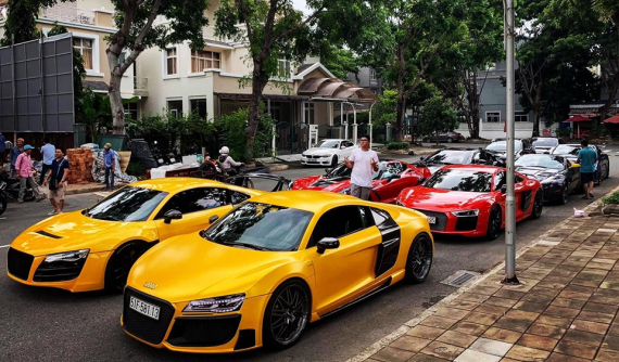 Dàn siêu xe Audi R8 hàng đỉnh của nhà giàu Việt tụ tập tại Sài thành