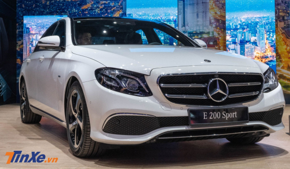 Chênh lệch gần 200 triệu đồng, Mercedes-Benz E 200 Sport 2019 khác gì với phiên bản tiêu chuẩn?