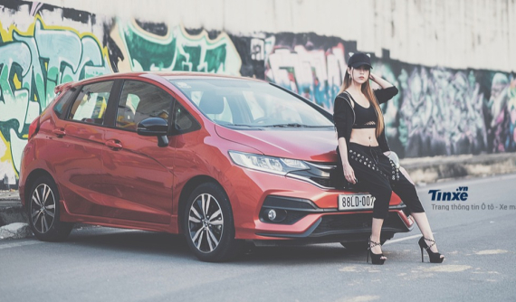 Cùng được giảm giá trong tháng 6, xe tăng trưởng vượt bậc, xe lại tuột dốc không phanh