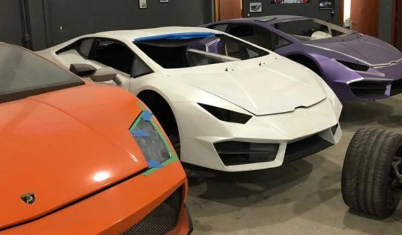 Cảnh sát "đánh sập" cơ sở sản xuất xe Ferrari và Lamborghini nhái
