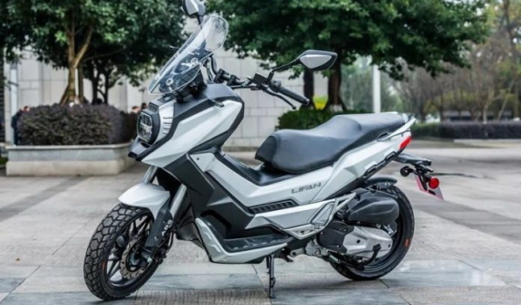 Cận cảnh xe ga adventure Lifan LF150T của Trung Quốc cạnh tranh với Honda X-ADV 150