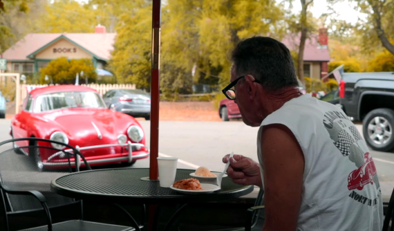 Cảm phục người đàn ông lái chiếc Porsche 356 trong 50 năm và đạt 1,6 triệu km