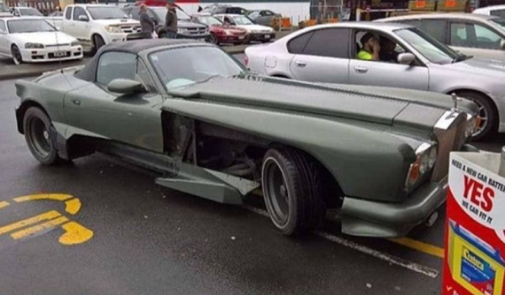 Đây có lẽ là chiếc Mazda Miata "nhái Rolls-Royce" xấu bậc nhất thế giới