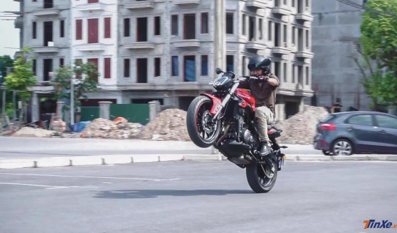 Đánh giá xe Benelli 302S 2019: Thêm cái đẹp, giữ cái xấu, bù bằng ABS