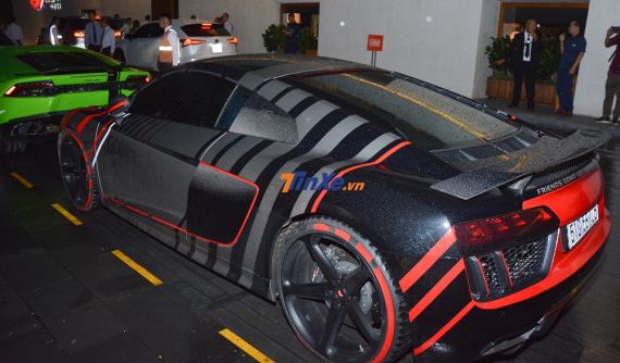 Siêu xe Audi R8 V10 PLus xuất hiện trong đám cưới của Cường "Đô-la"