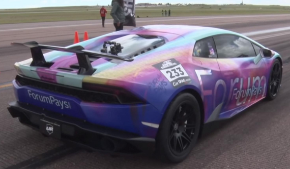 Chứng kiến chiếc Lamborghini Huracan độ 3.000 mã lực đạt tốc độ 400 km/h dễ như đi đạo